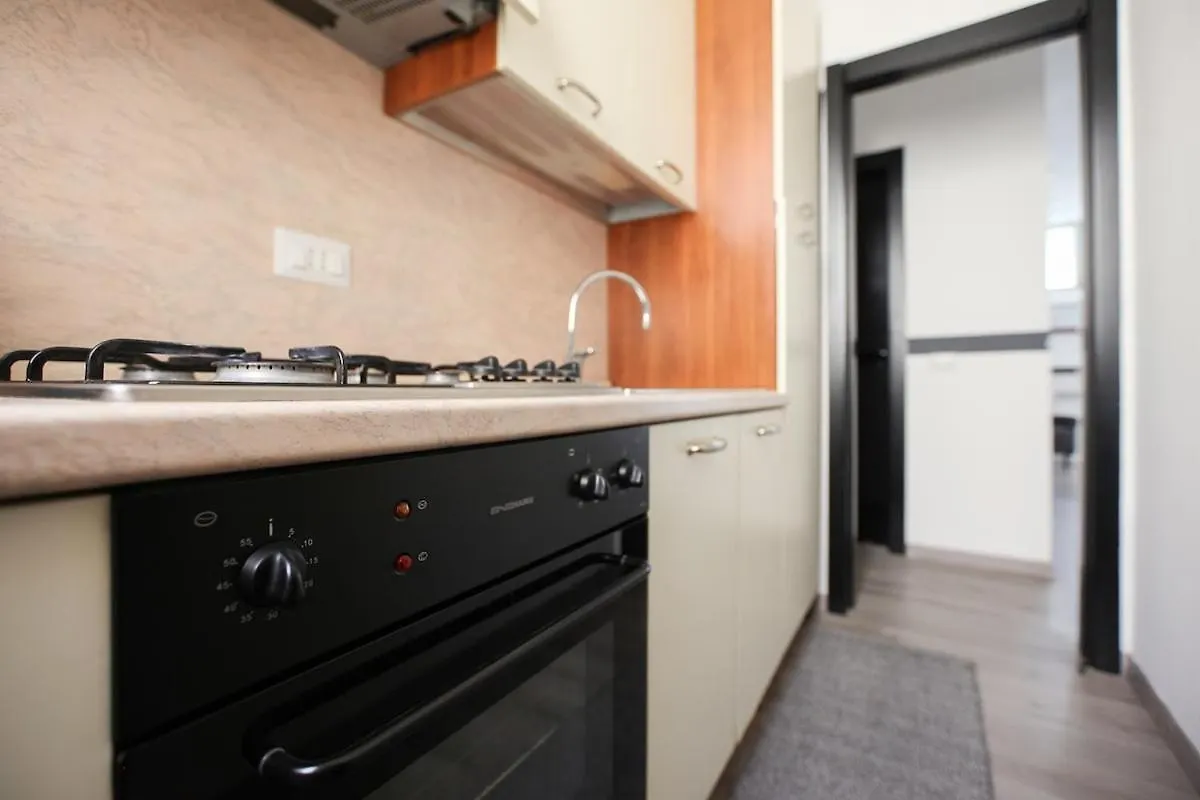 Spacious And Functional With 2 Bathrooms Mailand Apartment