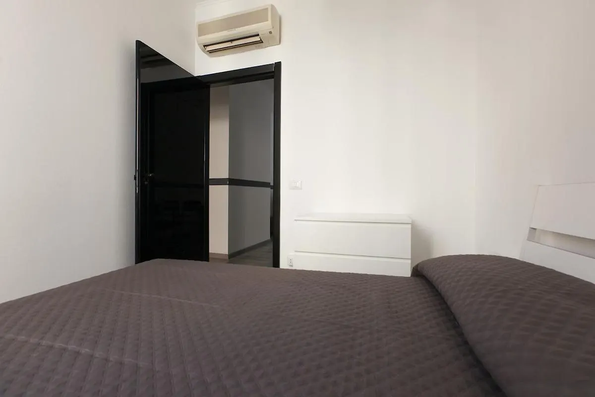 Spacious And Functional With 2 Bathrooms Mailand Apartment