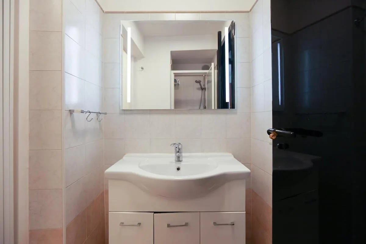 Spacious And Functional With 2 Bathrooms Mailand Apartment